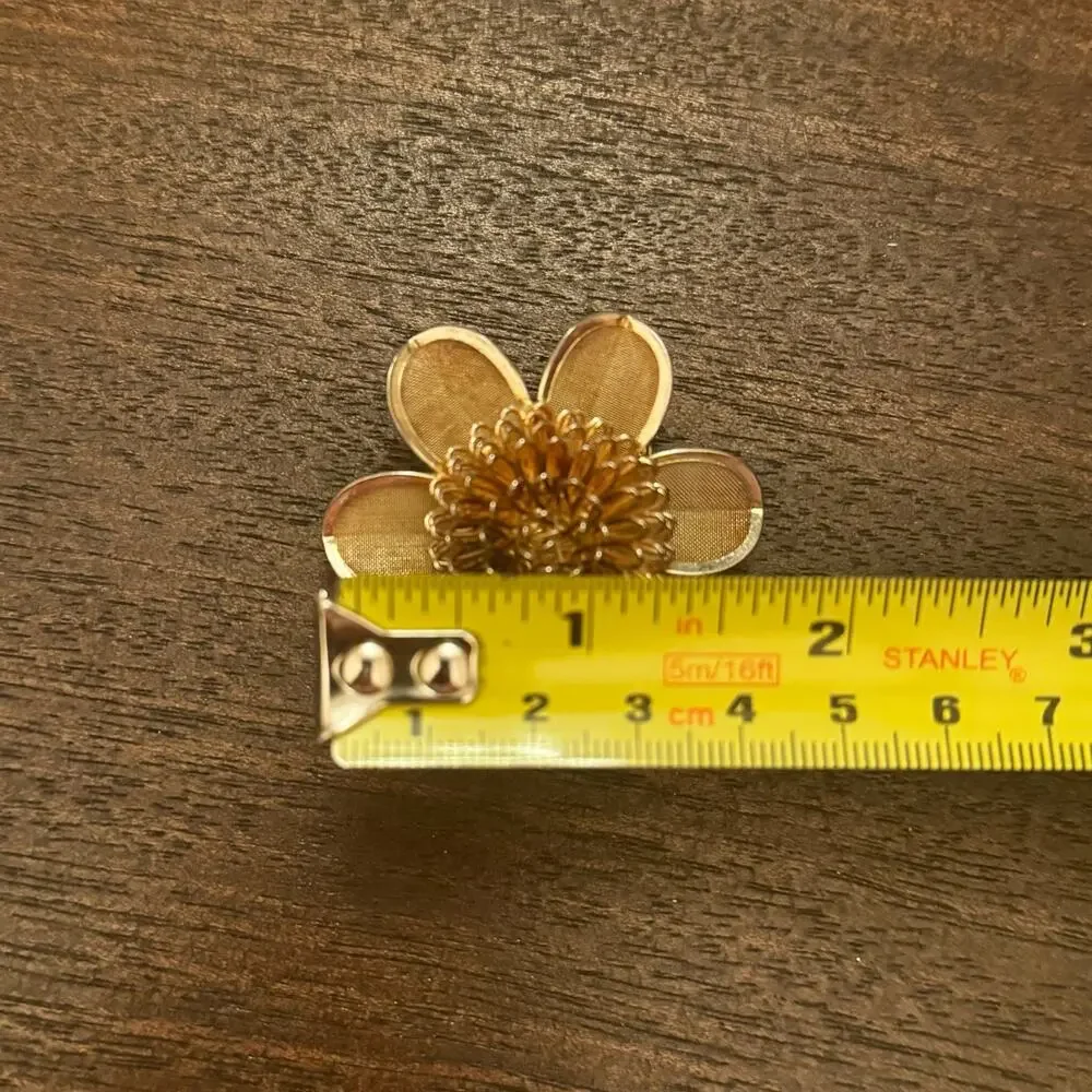 VTG Gold Tone‎ Star Burst Clip on Earrings & Brooch Flower Retro Round Studs